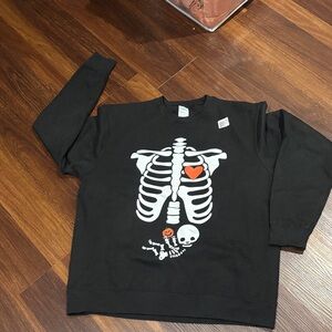 NEW Women’s Halloween maternity pregnancy skeleton baby announcement sweatshirt
